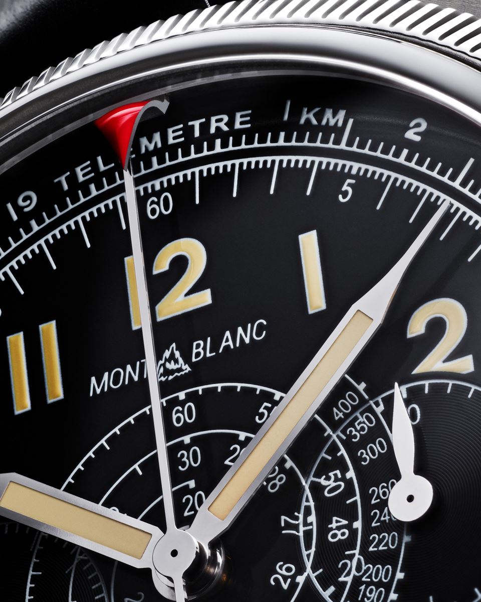 dong-ho-Montblanc-1858-Minerva-Monopusher-Chronograph-Red-Arrow-LE88-13