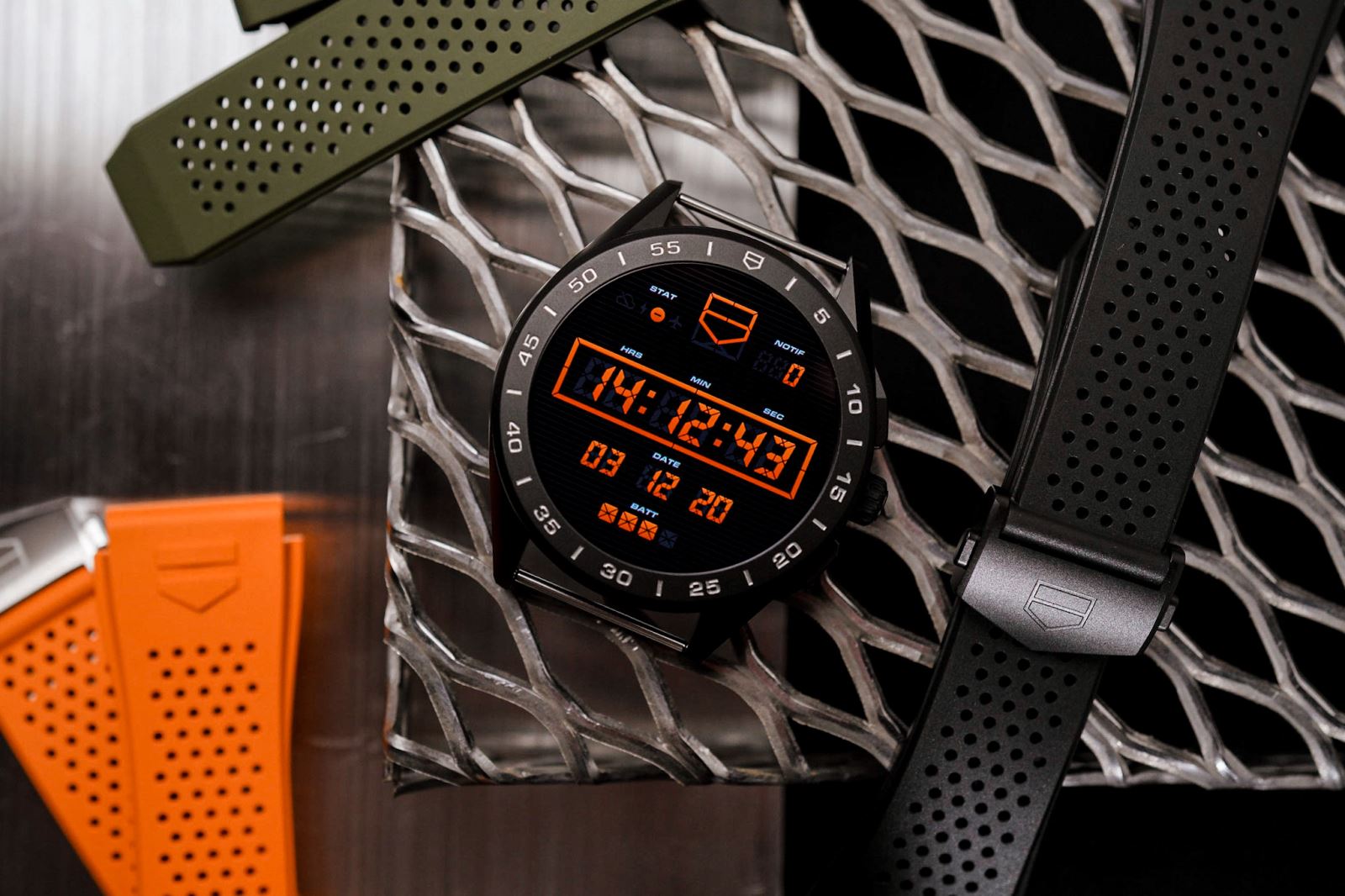 TAG HEUER CONNECTED SMARTWATCH 2020 vỏ titan 2 lớp