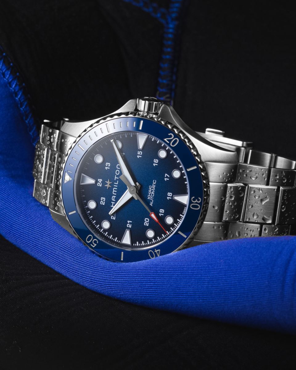 đồng hồ lặn hamilton mặt số xanh dương dây kim loại 43mm mới 