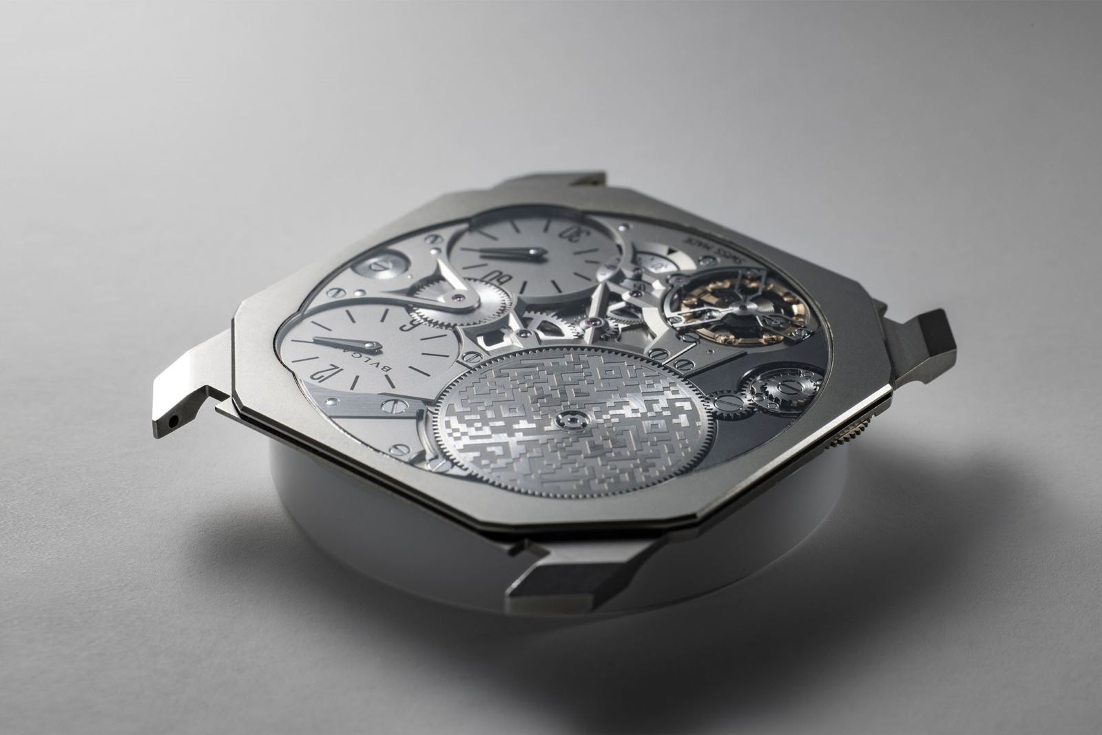 đồng hồ cơ mỏng nhất thế giới bvlgari octo finissimo 1,8mm 2022