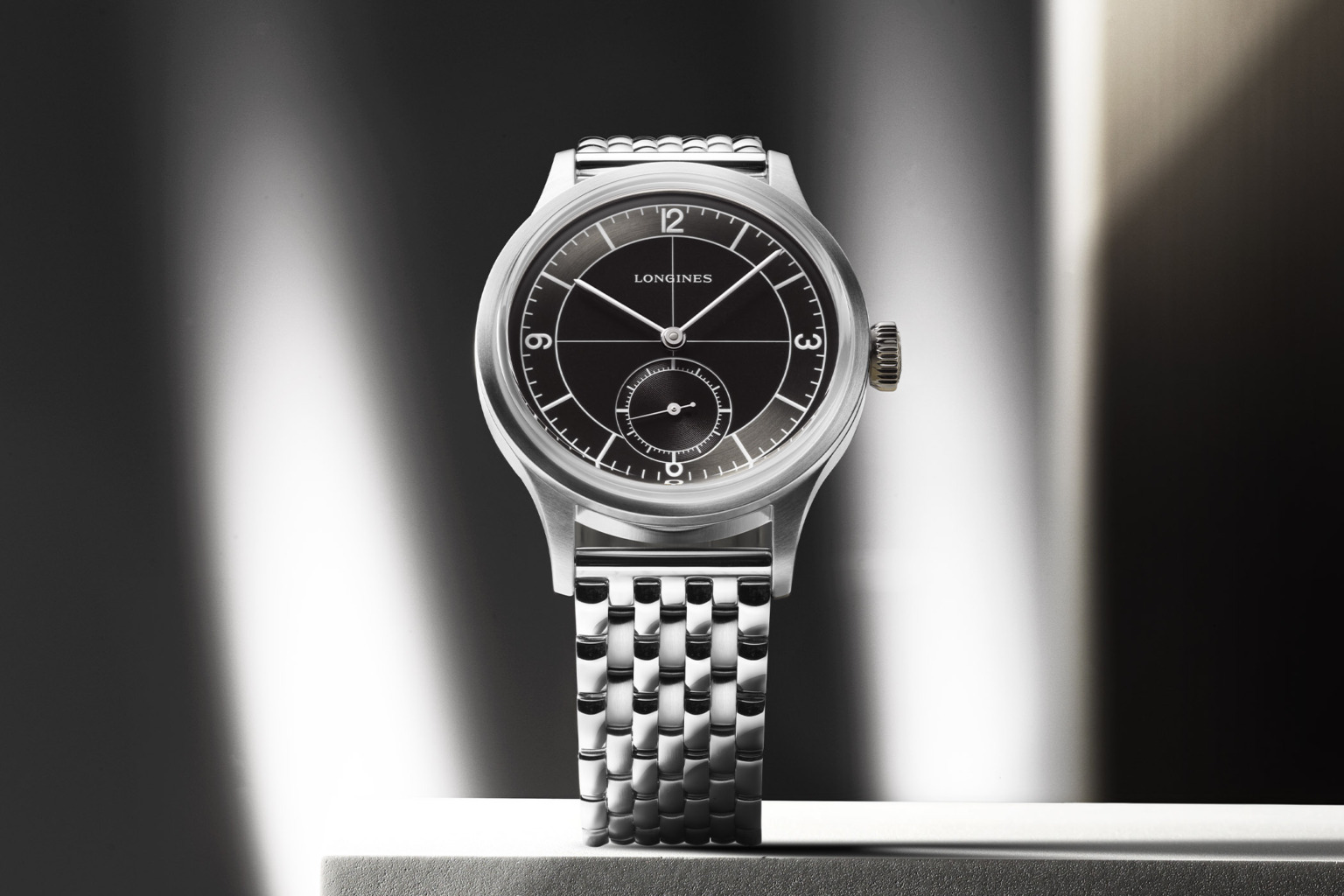Giới Thiệu] Longines Heritage Classic với mặt số màu đen và dây đeo BoR