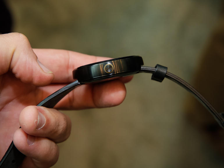 Smartwatch Moto 360 lộ cấu hình và giá bán trên Best Buy