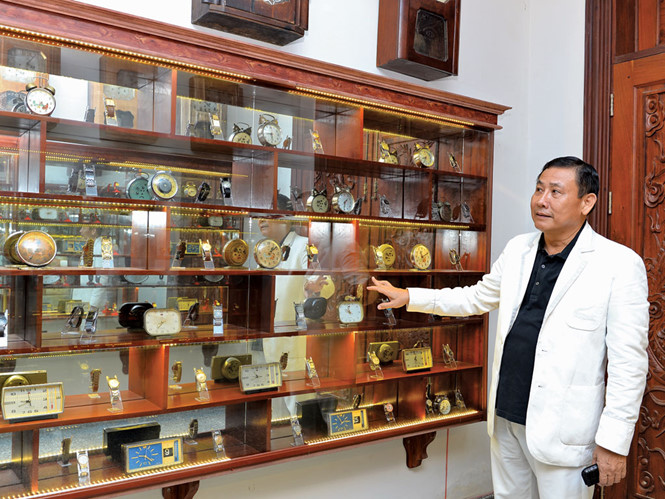 Phạm Xuân Long - Bộ sưu tập hơn 30.000 đồng hồ