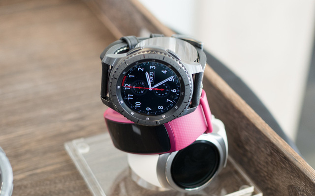 ĐỒNG HỒ THÔNG MINH SAMSUNG GEAR S3 SẮP RA MẮT TẠI VIỆT NAM CÓ GÌ MỚI?