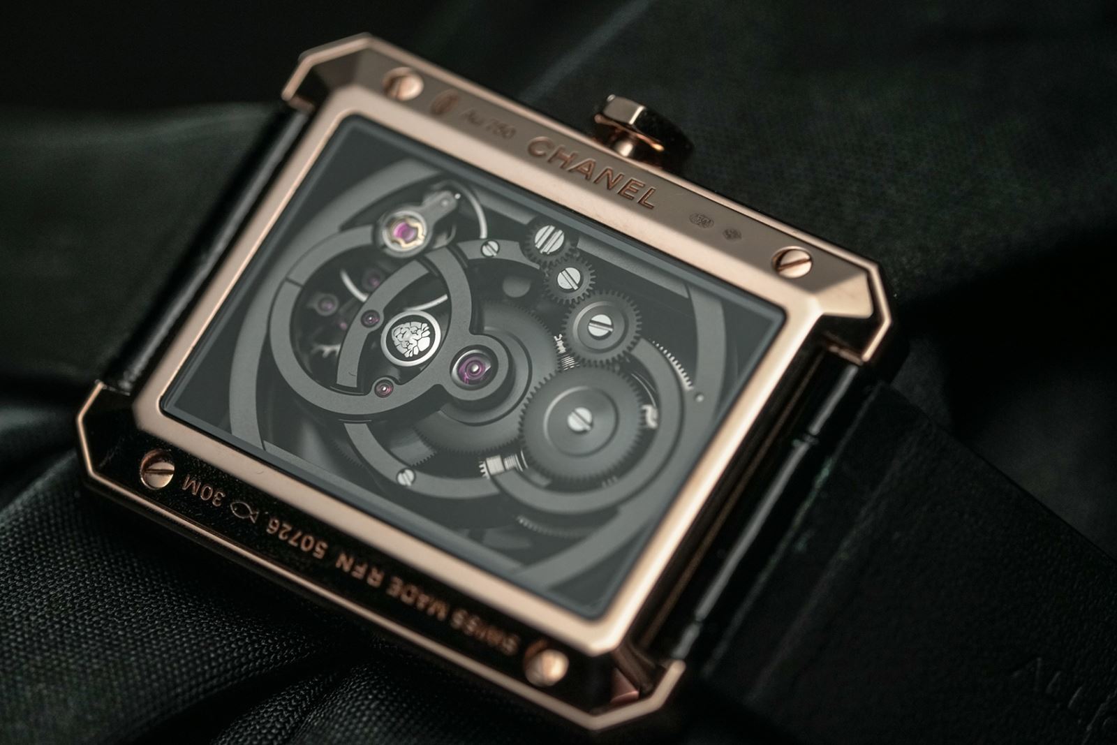 Calibre 3 và đồng hồ Chanel BOY·FRIEND Skeleton được giới thiệu năm 2018