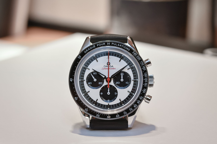 Đồng hồ Omega Speedmaster với thiết kế Panda Dial