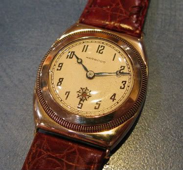 đồng hồ đeo tay automatic đầu tiên  John Harwood năm 1923