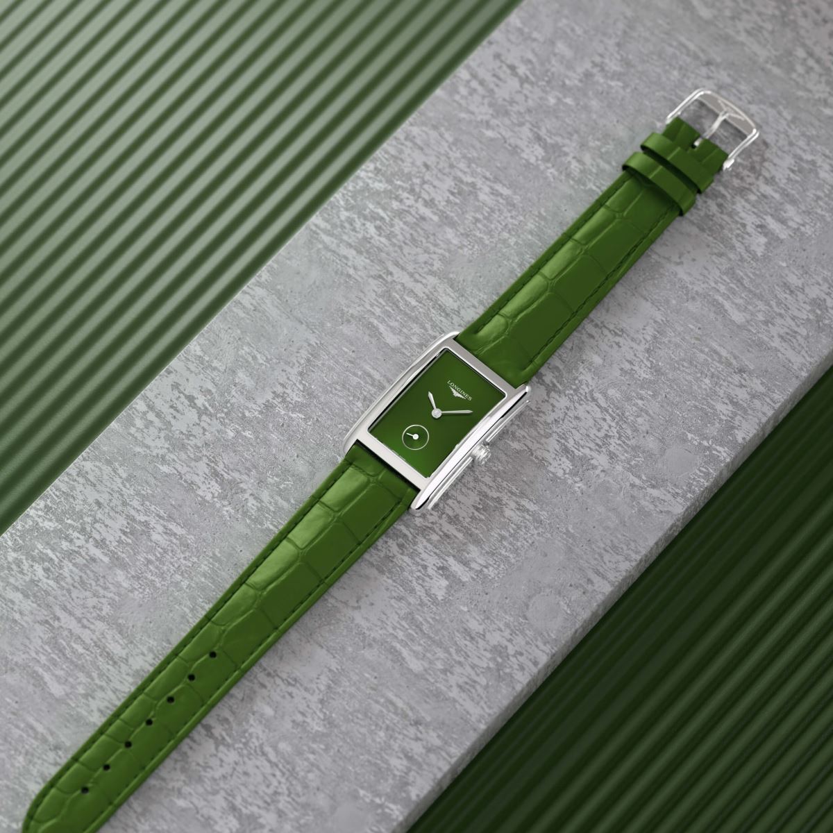 đồng hồ longines màu xanh lá cây 2022