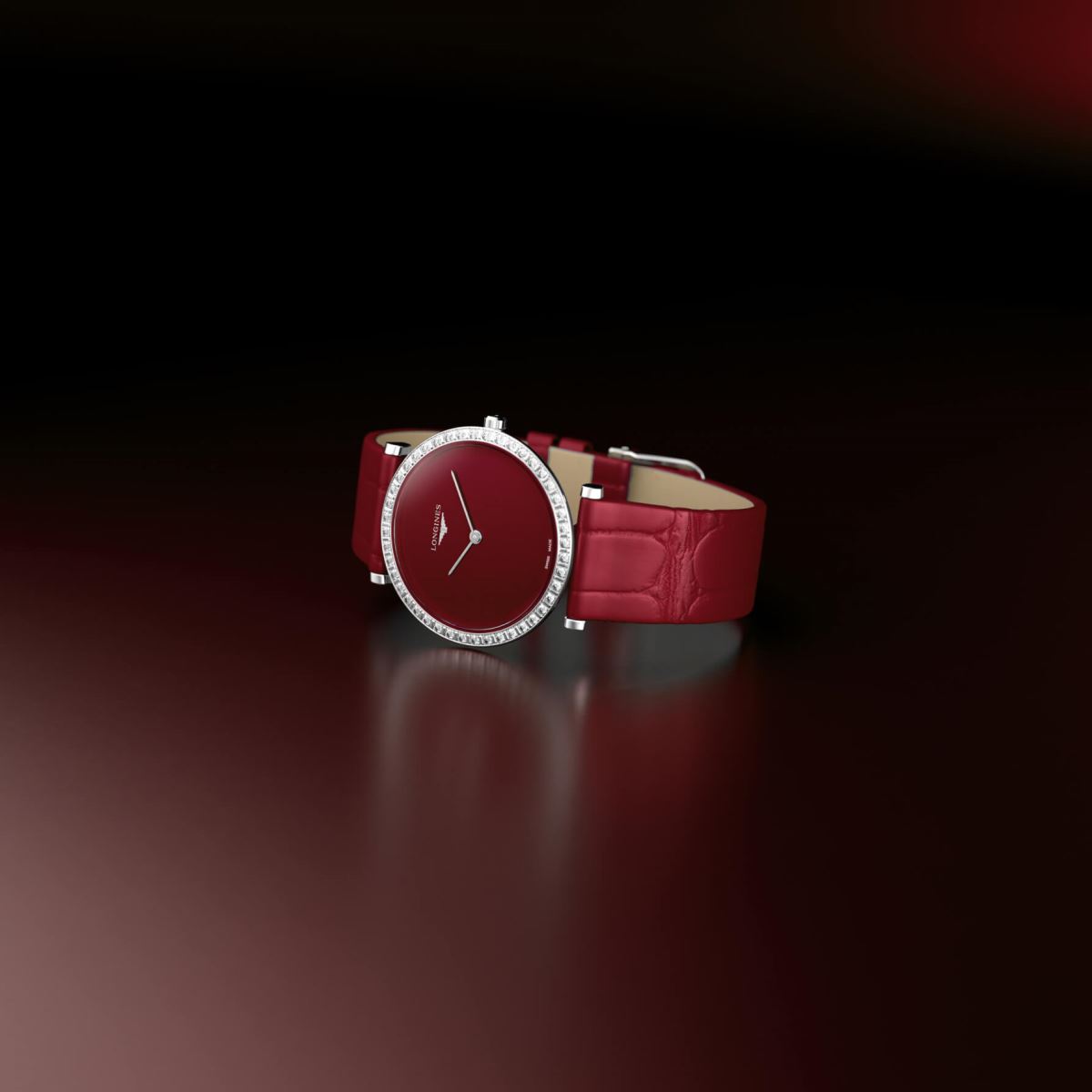 đồng hồ nữ màu đỏ đính kim cương 