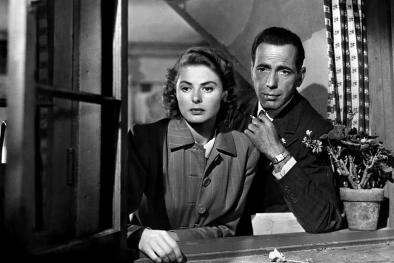 Humphrey Bogart đeo đồng hồ Longines trong bộ phim Casablanca năm 1942