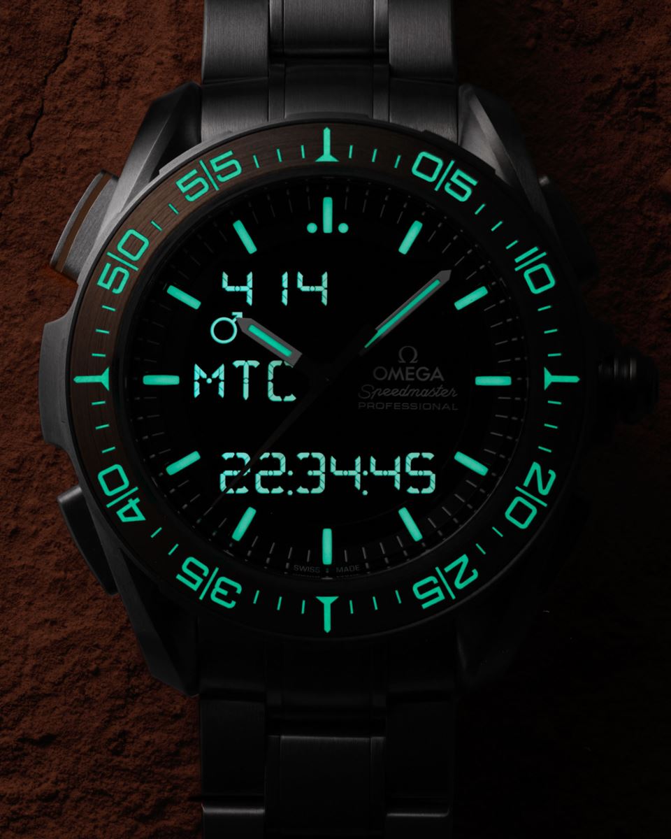 Đồng hồ speedmaster x-33 marstimer đo thời gian sao hỏa  trong tối