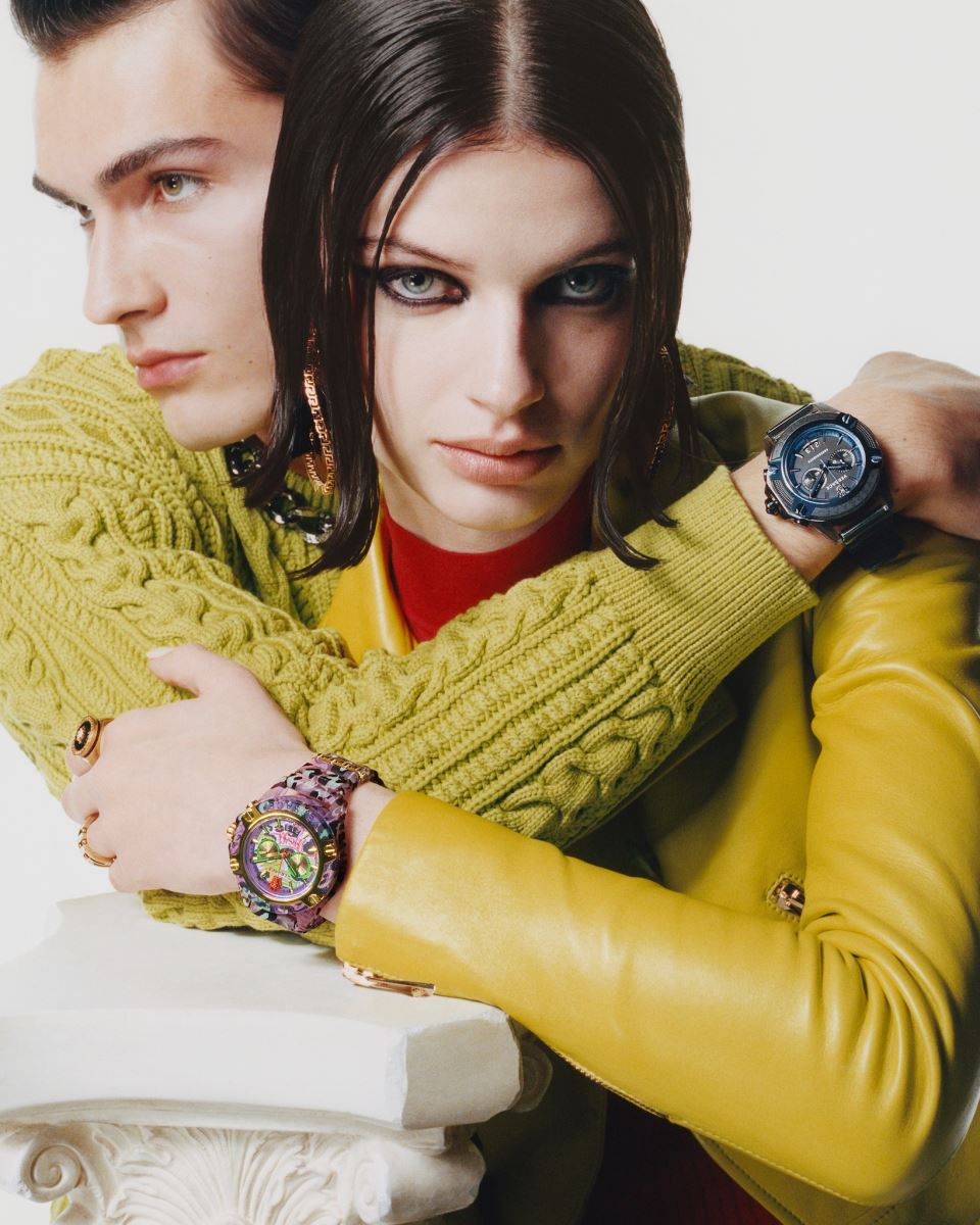 đồng hồ versace nam nữ mới spring-summer 2022 watch campaign 