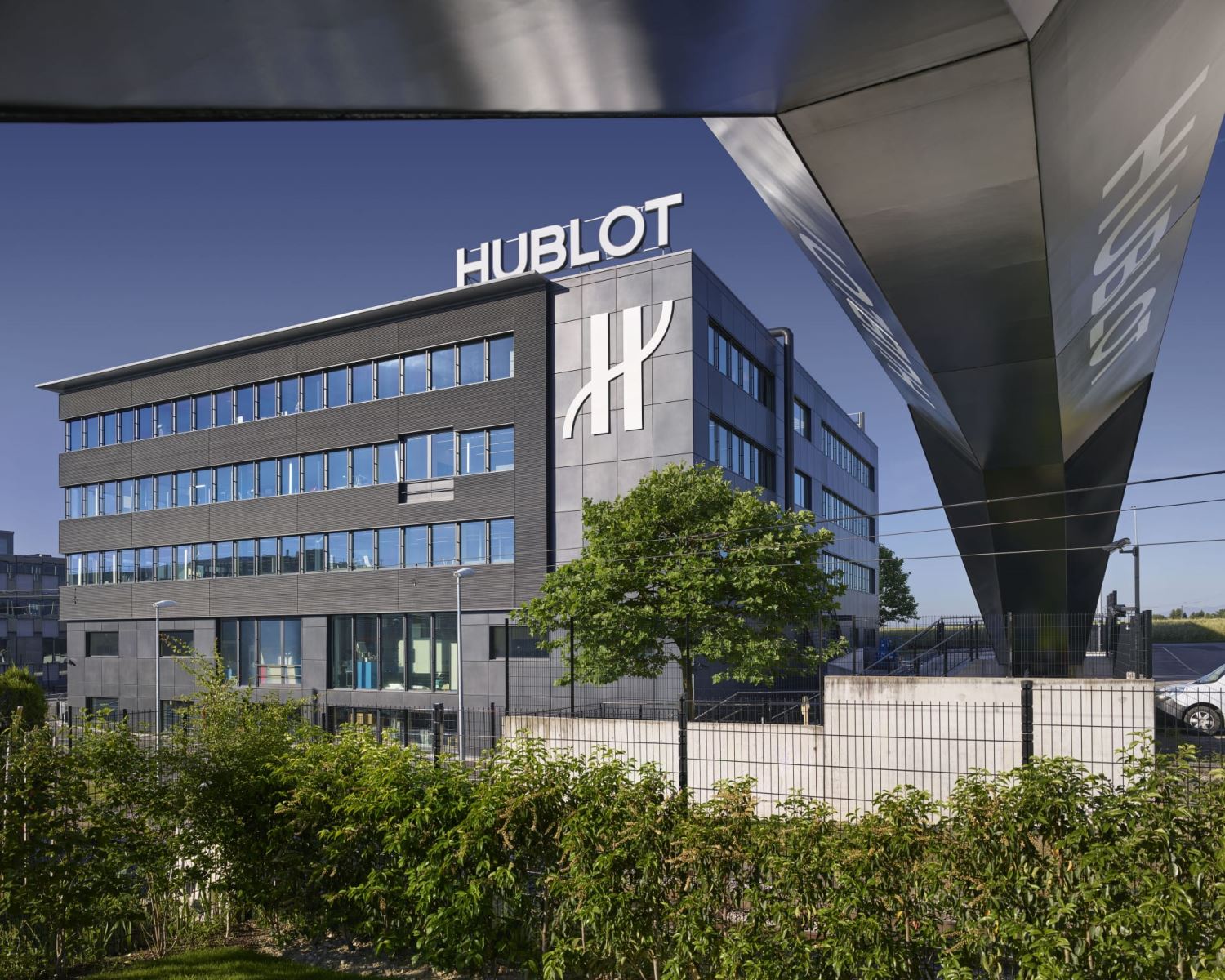 Hublot đóng cửa nhà máy Thụy Sĩ do COVID-19