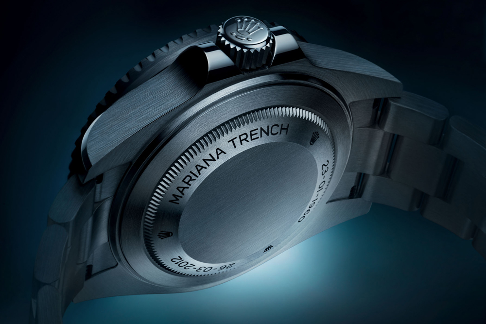 mặt sau đồng hồ Rolex Oyster Titanium 126067 new